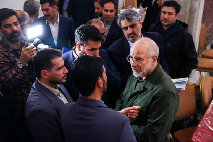 نشست صمیمانه دکتر قالیباف با مدیران رسانههای کشور