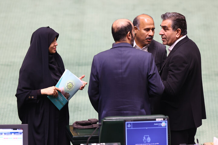 نشست علنی یکشنبه 9 آذرماه مجلس شورای اسلامی