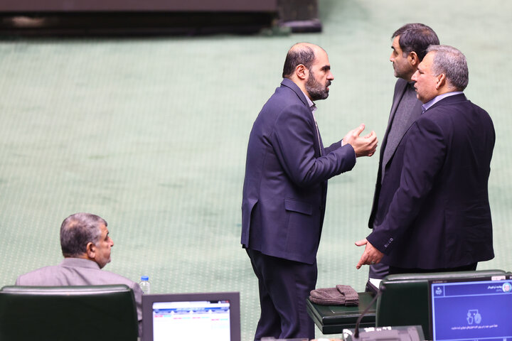 نشست علنی یکشنبه 9 آذرماه مجلس شورای اسلامی