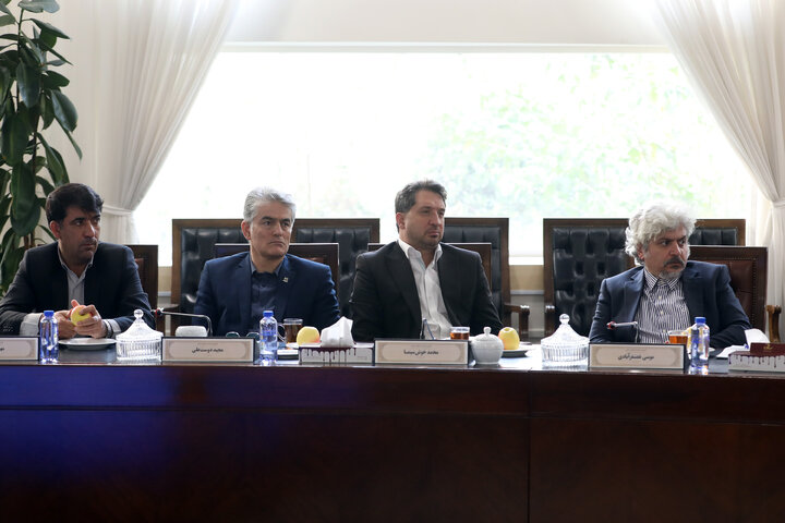 نشست کمیسیون اصل نود در خصوص عدم اجرای قوانین مرتبط با حقوق نخبگان علمی کشور