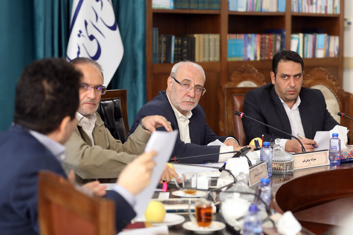 نشست کمیسیون اصل نود در خصوص عدم اجرای قوانین مرتبط با حقوق نخبگان علمی کشور