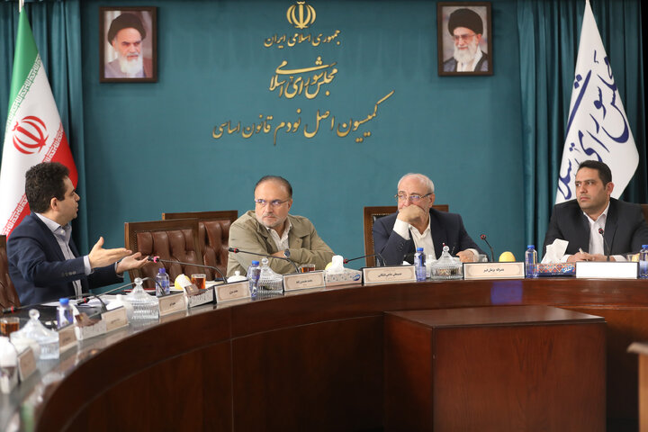 نشست کمیسیون اصل نود در خصوص عدم اجرای قوانین مرتبط با حقوق نخبگان علمی کشور