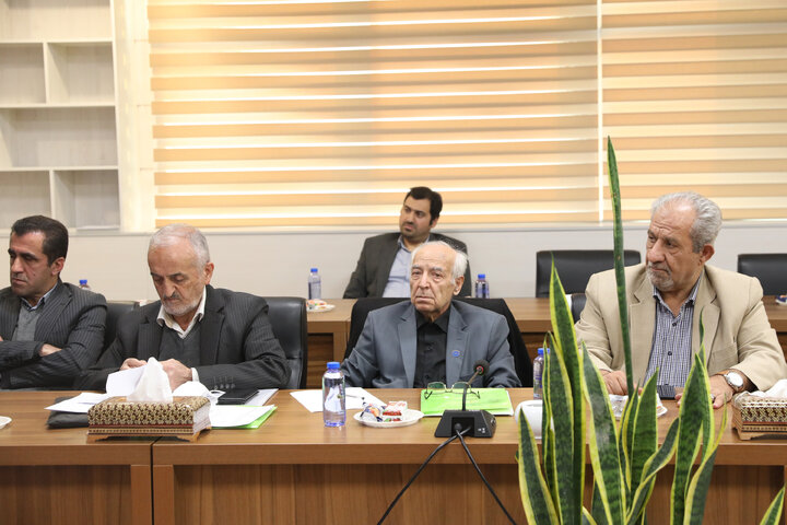 نشست پیمان فلسفی  با مدیران  شهرستان شمیرانان