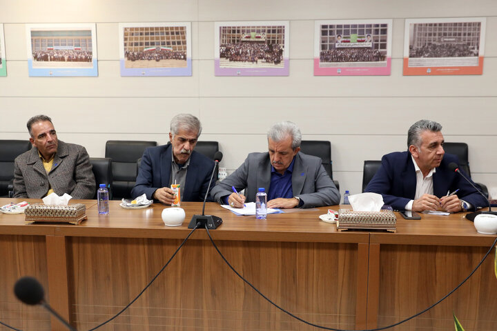 نشست پیمان فلسفی  با مدیران  شهرستان شمیرانان