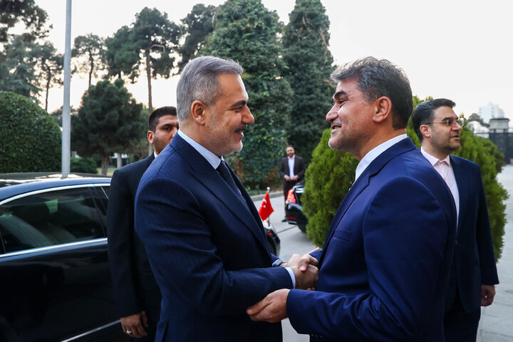 دیدار وزیر امور خارجه ترکیه با دکتر قالیباف