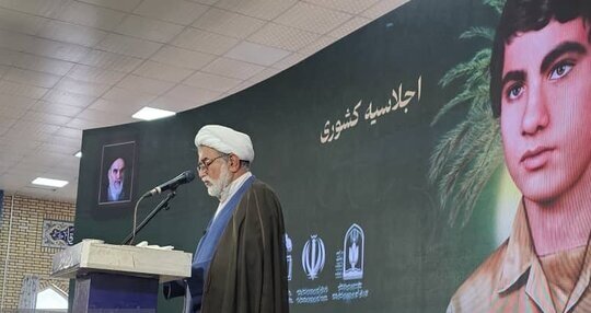 هر شهید دانش‌آموز یک مکتب است/ شهید طالب ابراهیمی جان خویش را فدای مکتب کرد