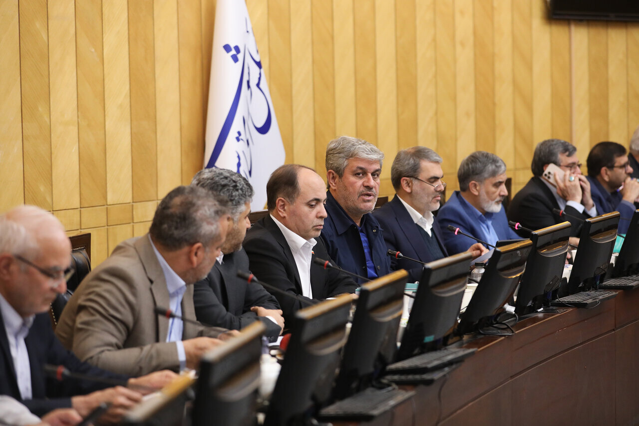 نظارت بر برنامه‌ هفتم و بودجه سالیانه را لحظه‌ای رها نکردیم/راه پنهان سازی کسری بودجه مسدود می شود