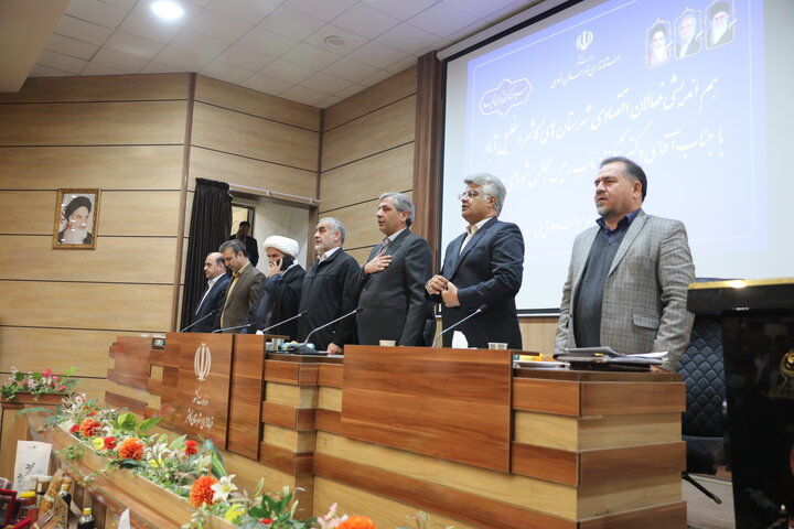 نشست هم اندیشی فعالان اقتصادی شهرستانهای کاشمر و خلیل آباد با نیکزاد نایب رئیس مجلس