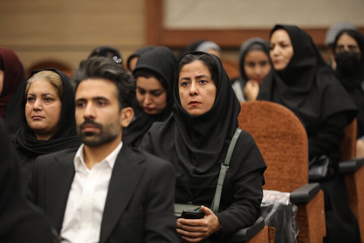 نشست هم اندیشی فعالان اقتصادی شهرستانهای کاشمر و خلیل آباد با نیکزاد نایب رئیس مجلس