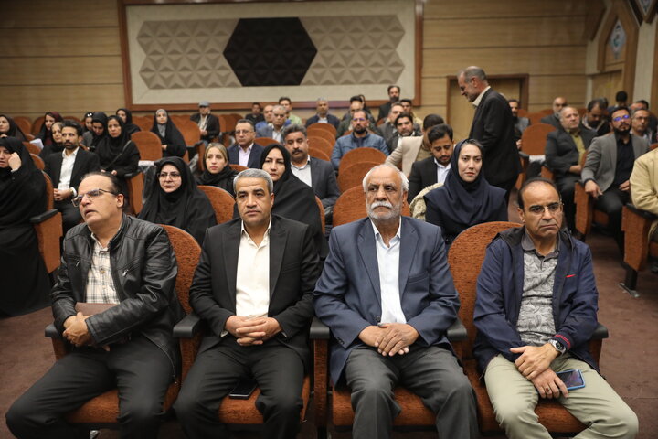 نشست هم اندیشی فعالان اقتصادی شهرستانهای کاشمر و خلیل آباد با نیکزاد نایب رئیس مجلس