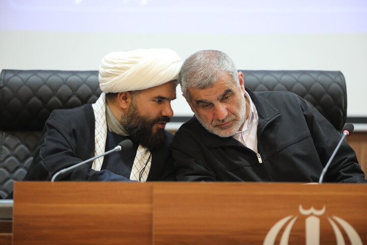 نشست هم اندیشی فعالان اقتصادی شهرستانهای کاشمر و خلیل آباد با نیکزاد نایب رئیس مجلس