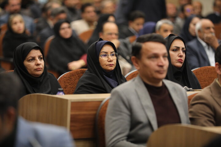 نشست هم اندیشی فعالان اقتصادی شهرستانهای کاشمر و خلیل آباد با نیکزاد نایب رئیس مجلس