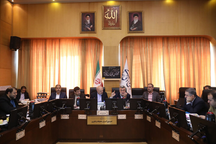 نشست 10 آذر کمیسیون آموزش با حضور وزیر بهداشت