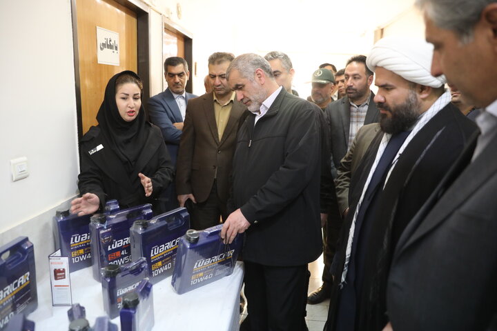 بازدید نایب رئیس مجلس شورای اسلامی از نمایشگاه محصولات غذایی و صنایع دستی و صنایع کاشی شهرستان کاشمر