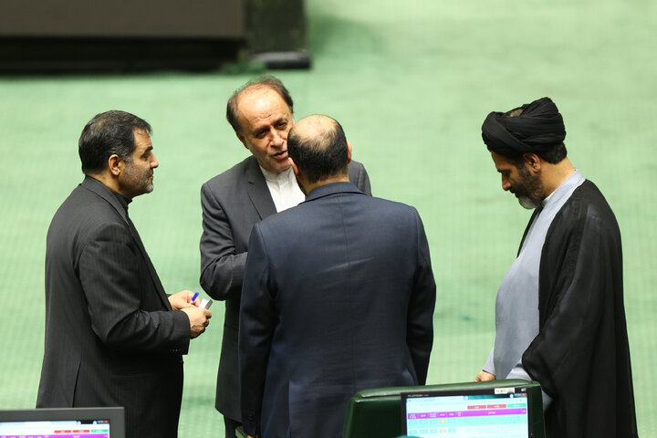 نشست علنی سه شنبه 11 آذرماه مجلس شورای اسلامی