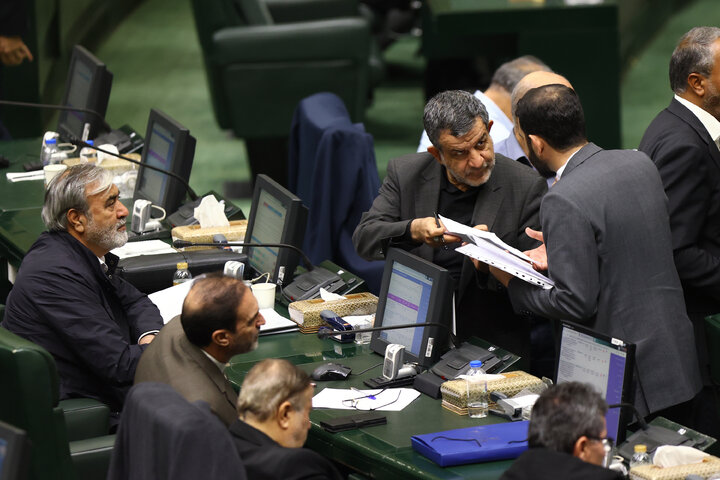 نشست علنی سه شنبه 11 آذرماه مجلس شورای اسلامی