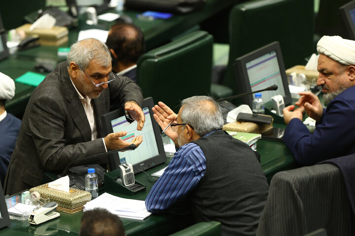 نشست علنی سه شنبه 11 آذرماه مجلس شورای اسلامی