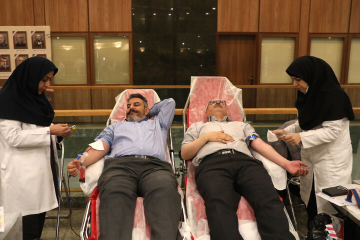 اهدای خون کارمندان و نمایندگان مجلس به مناسبت روز مجلس