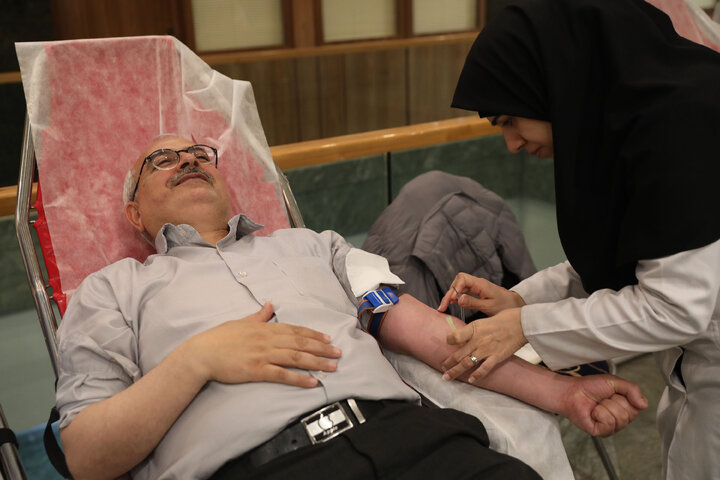 اهدای خون کارمندان و نمایندگان مجلس به مناسبت روز مجلس