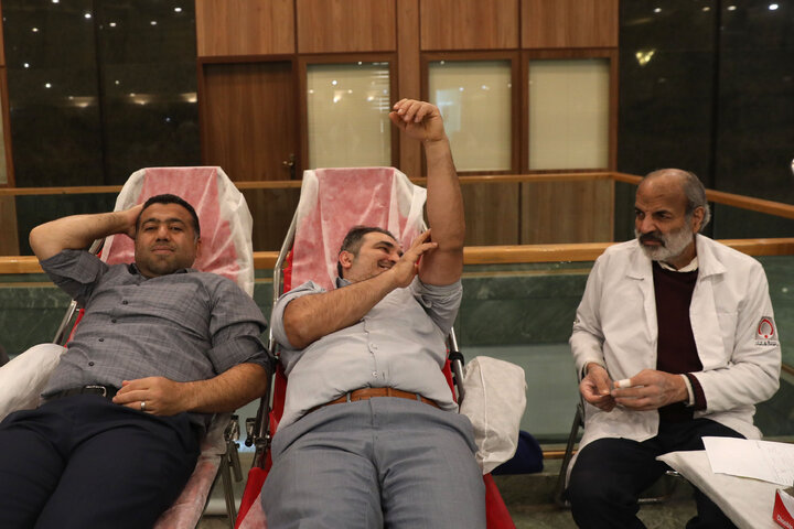 اهدای خون کارمندان و نمایندگان مجلس به مناسبت روز مجلس