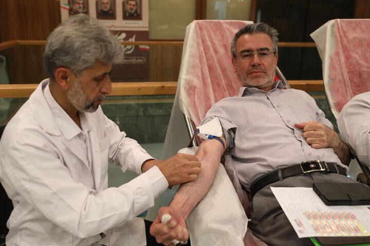 اهدای خون کارمندان و نمایندگان مجلس به مناسبت روز مجلس