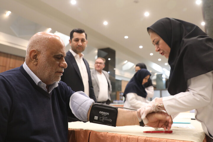 اهدای خون کارمندان و نمایندگان مجلس به مناسبت روز مجلس