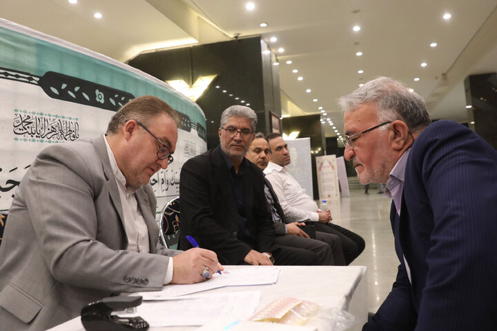 اهدای خون کارمندان و نمایندگان مجلس به مناسبت روز مجلس