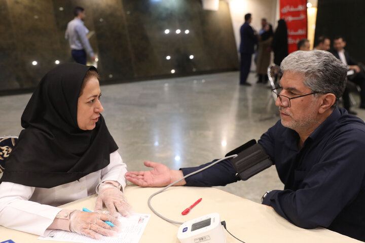 اهدای خون کارمندان و نمایندگان مجلس به مناسبت روز مجلس