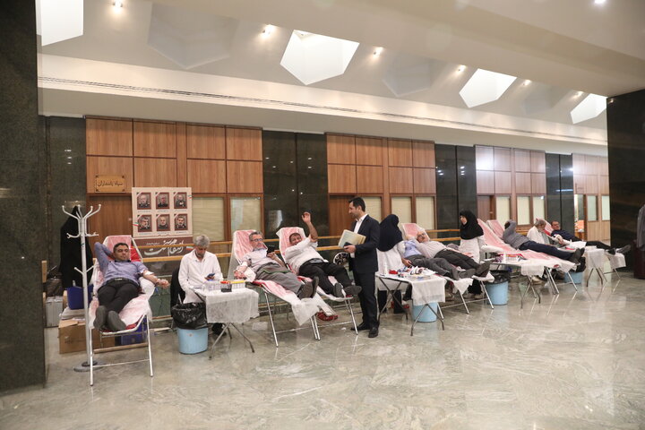 اهدای خون کارمندان و نمایندگان مجلس به مناسبت روز مجلس