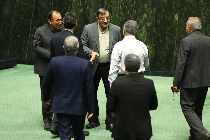 ناطقان میان دستور 11 آذرماه نشست علنی مجلس