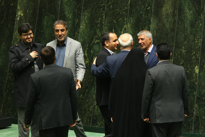 ناطقان میان دستور 11 آذرماه نشست علنی مجلس