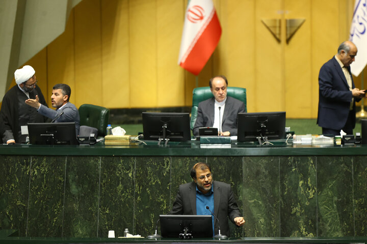 ناطقان میان دستور 11 آذرماه نشست علنی مجلس