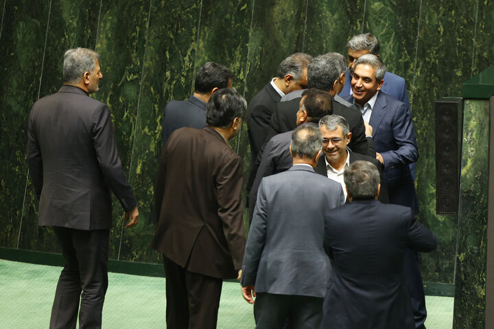 ناطقان میان دستور 11 آذرماه نشست علنی مجلس