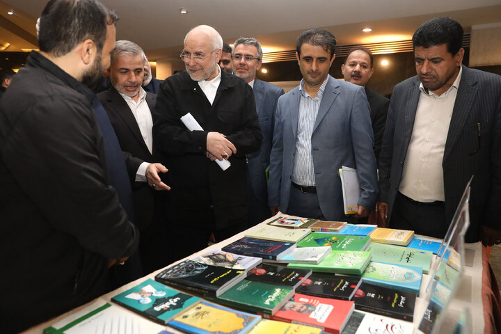 بازدید رئیس مجلس شورای اسلامی از نمایشگاه آثار مکتوب نمایندگان
