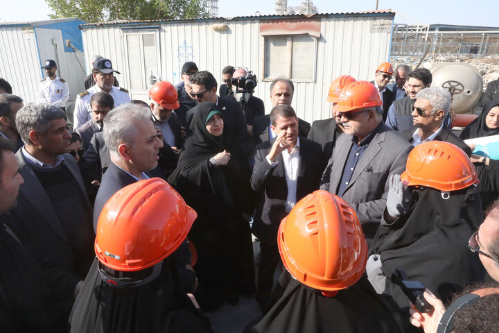 بازدید اعضای فراکسیون نظارت بر صنعت نفت از مجتمع های پتروشیمی نخل آسماری و پتروناد