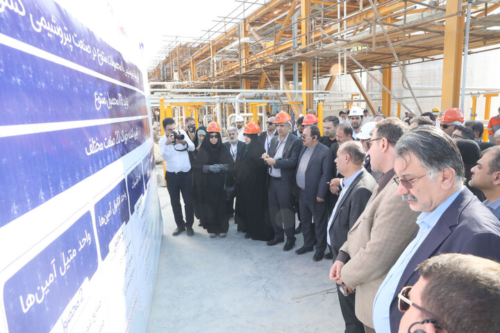 بازدید اعضای فراکسیون نظارت بر صنعت نفت از مجتمع های پتروشیمی نخل آسماری و پتروناد