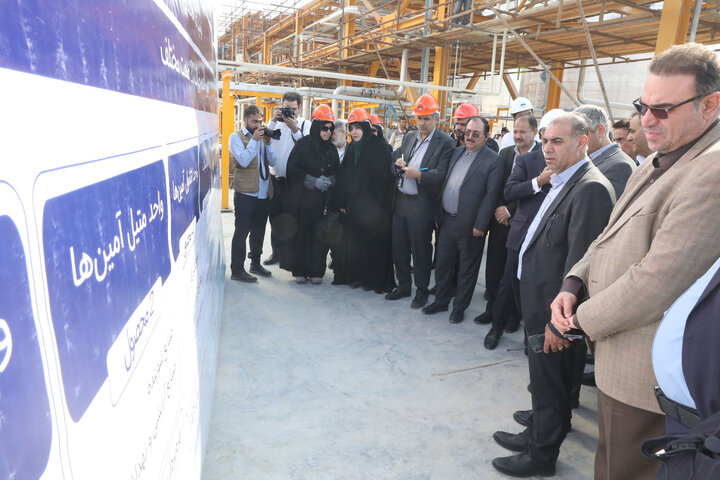 بازدید اعضای فراکسیون نظارت بر صنعت نفت از مجتمع های پتروشیمی نخل آسماری و پتروناد