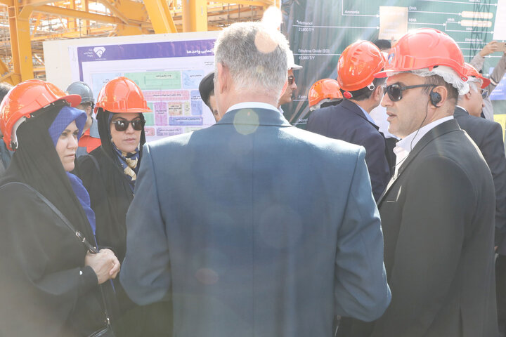 بازدید اعضای فراکسیون نظارت بر صنعت نفت از مجتمع های پتروشیمی نخل آسماری و پتروناد