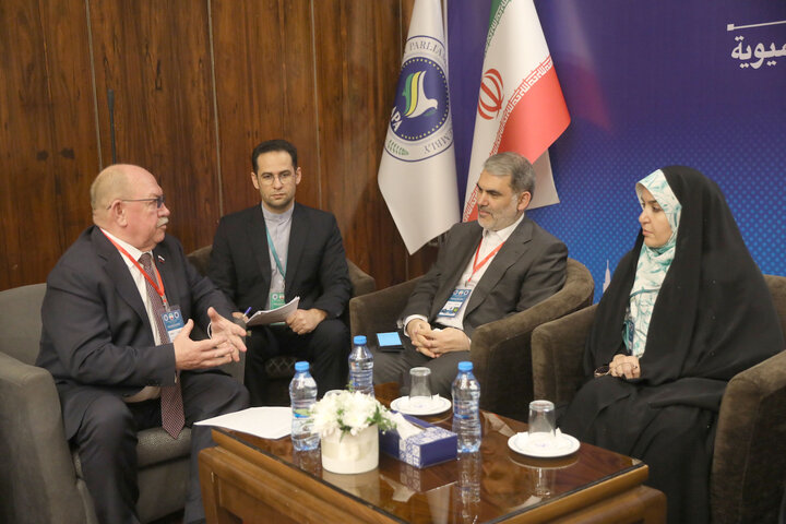 دیدار زنگنه رئیس کمیته سیاسی مجالس آسیایی با نماینده روسیه