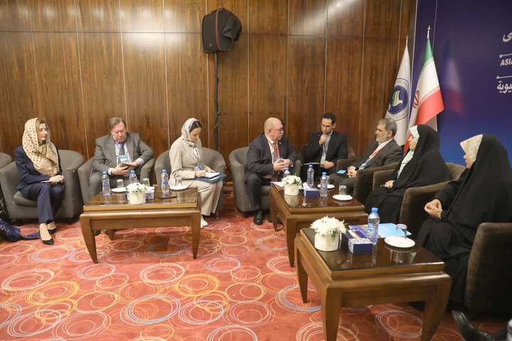 دیدار زنگنه رئیس کمیته سیاسی مجالس آسیایی با نماینده روسیه