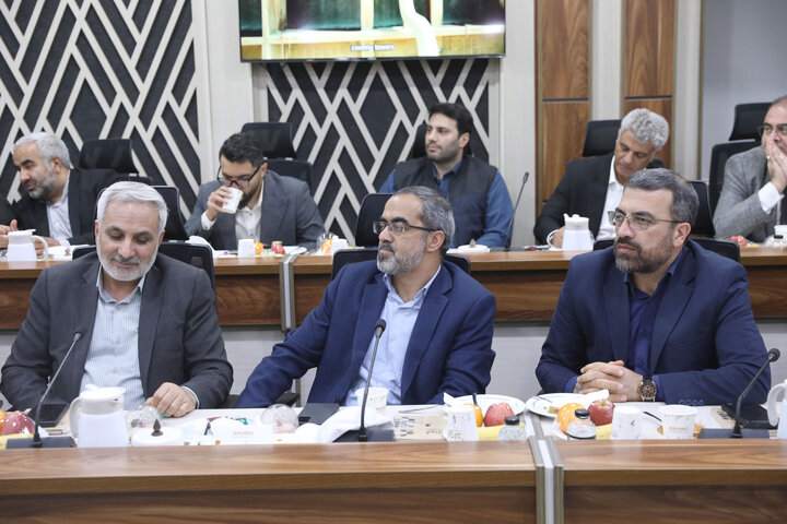 نشست اعضای فراکسیون نظارت بر صنعت نفت با مدیران مجتمع پتروشیمی اروند