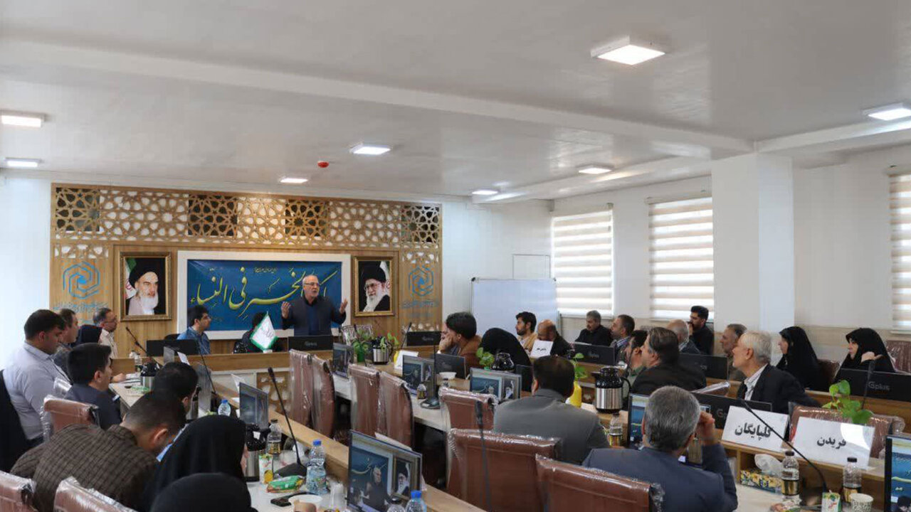 تفکر بسیجی راه نجات ایران و جهان اسلام است