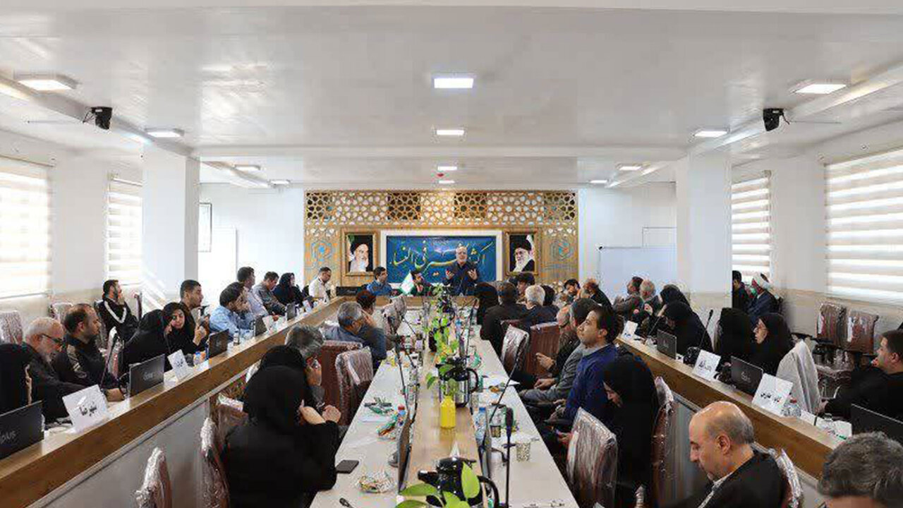 تفکر بسیجی راه نجات ایران و جهان اسلام است