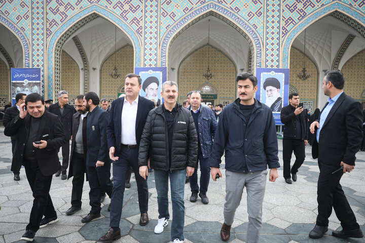 بازدید مهمانان خارجی اجلاس APA از موزه آستان قدس و صحن‌های حرم رضوی