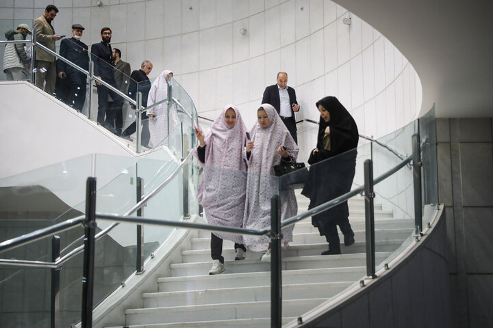 بازدید مهمانان خارجی اجلاس APA از موزه آستان قدس و صحن‌های حرم رضوی