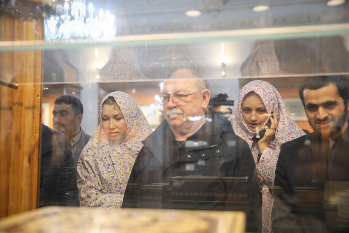 بازدید مهمانان خارجی اجلاس APA از موزه آستان قدس و صحن‌های حرم رضوی