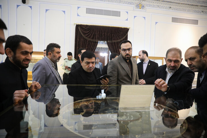 بازدید مهمانان خارجی اجلاس APA از موزه آستان قدس و صحن‌های حرم رضوی