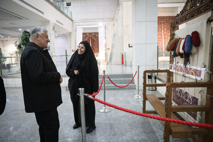 بازدید مهمانان خارجی اجلاس APA از موزه آستان قدس و صحن‌های حرم رضوی