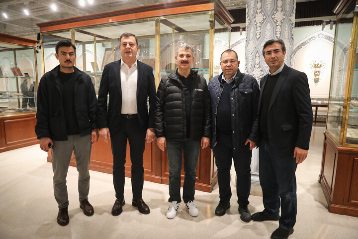 بازدید مهمانان خارجی اجلاس APA از موزه آستان قدس و صحن‌های حرم رضوی