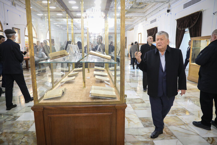 بازدید مهمانان خارجی اجلاس APA از موزه آستان قدس و صحن‌های حرم رضوی